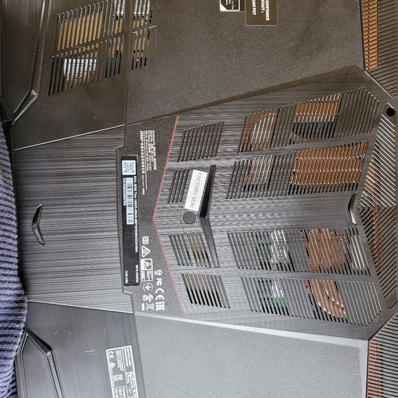 Laptop - Picture 6 of 9